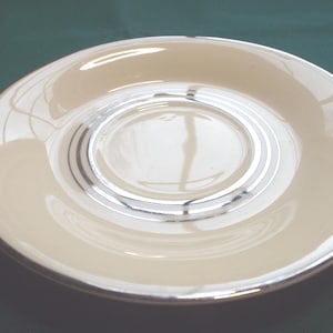 Syracuse China USA Old Ivory con platillo Nimbus Platinum