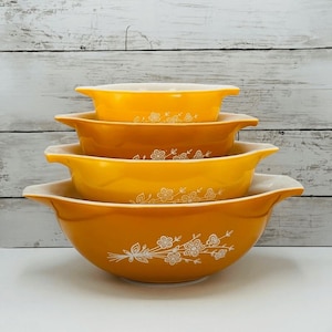 Vintage Pyrex Butterfly Gold Cinderella Mixing Bowls Gold  Set of 4