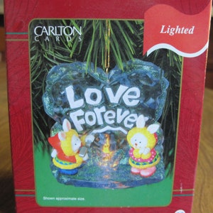 Vintage 2001 Parents Love Forever Lighted Carlton Cards Heirloom Collection Ornamento di Natale nuovo nella scatola n. 33