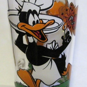 Vintage 1976 Daffy Duck & Tasmanian Devil Taz Pepsi Collector Series Interaction Glass Tumbler Warner Brothers