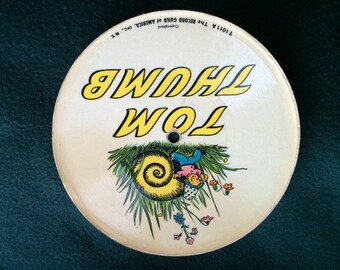 The Record Guild of America Vintage 1940&#39;s Cardboard Picture Record, &quot;Tom Thumb&quot; & &quot;Aladdin and the Wonderful Lamp&quot;