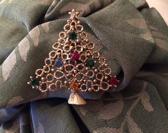 1970's Vintage Gold Tone Christmas Tree Brooch With Multi Colored Crystals