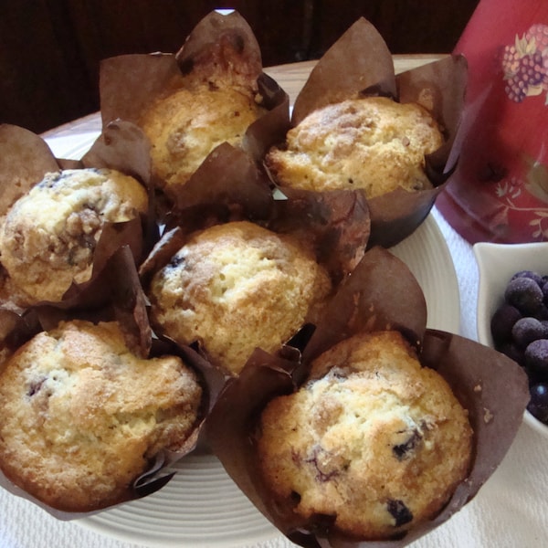 Blueberry Muffins - Muffins - Blueberries - Birthday Gift - Gift for Her - Gift for Grandma -Foodie Gift - Sweet Muffin -  6 Jumbo