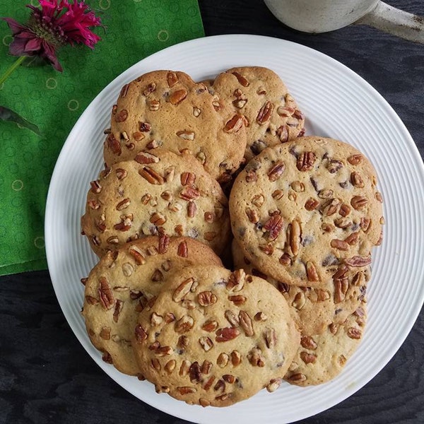 Pecan Chocolate Chip Cookies - The BEST Chocolate Chip cookie - Cookies - Foodie Gift - Chocolate Cookies - Christmas Gift - Gift for Her -