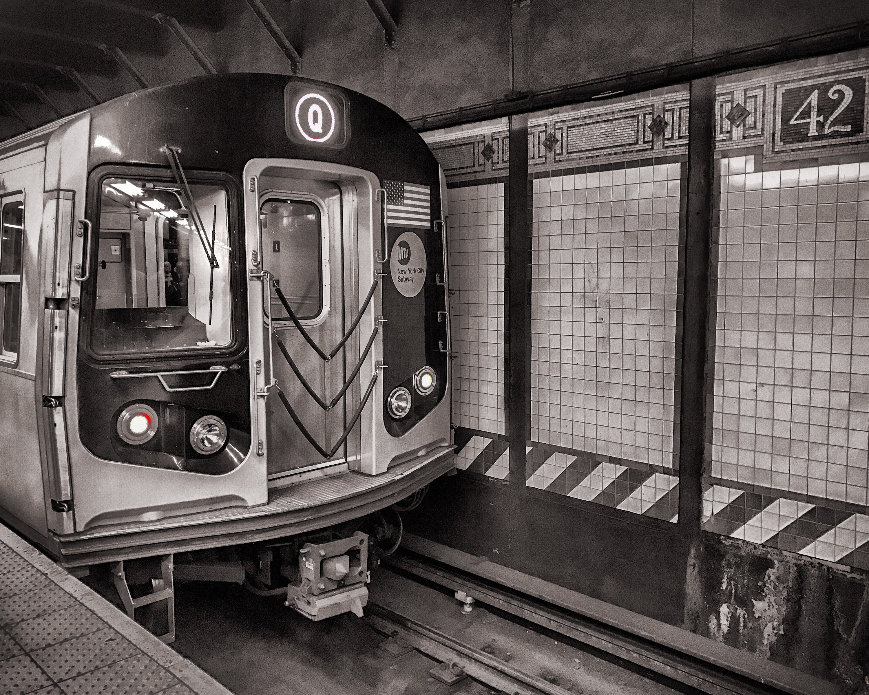 Nyc Subway Q Train 42nd Street Large Wall Art Photography Etsy Uk