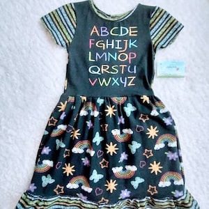 Vestido de volta às aulas com alfabeto, tamanho 5