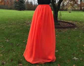 TIGER LILY Chiffon Maxi rok, bruidsmeisje rok, elke maat, elke lengte, elke kleur. Sash is een toeslag.