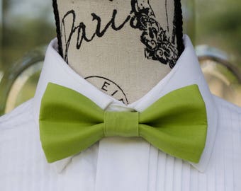 Olive Green Bowtie - Light/Med Green - Leaf 192B (Child - Adult) Weddings - Groomsmen - Graduation - Special Occasions - Pre-Tied Bowties