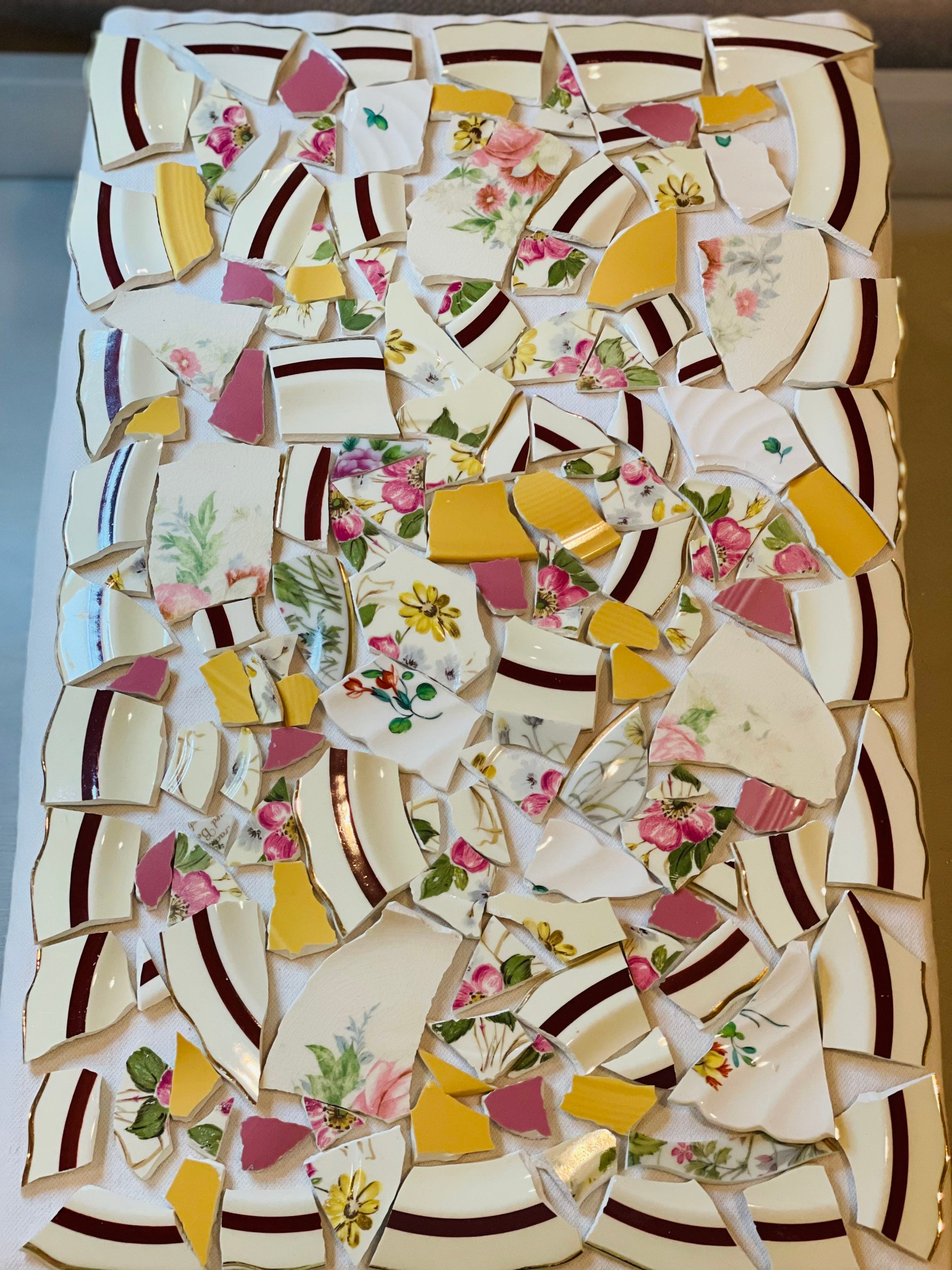 版画 backside works. M : i : FIX yellow Broken China, 1.5 Pounds Vintage Mosaic Tiles From Tea Cups