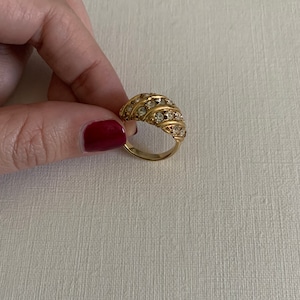 Vintage Avon gold tone rhinestone cluster statement ring size 8