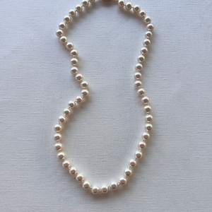 Vintage elegant faux pearl beaded necklace