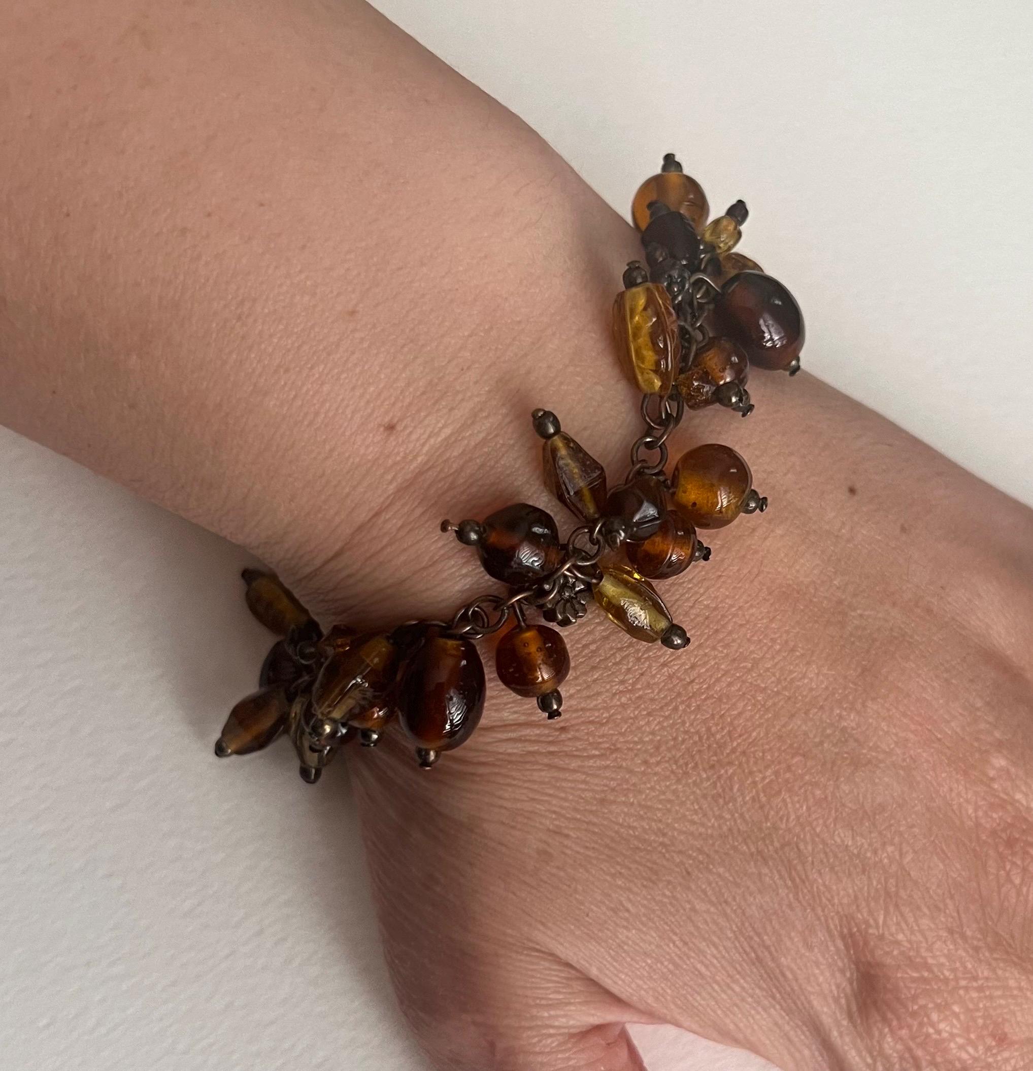 ヴィンテージの琥珀色のガラスチャームブレスレット - Etsy 日本