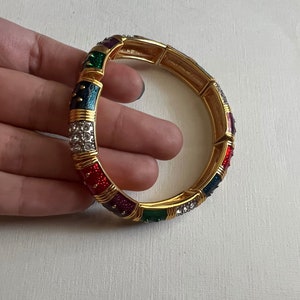 Pulsera elástica vintage Joan Rivers con esmalte multicolor en tono dorado y diamantes de imitación
