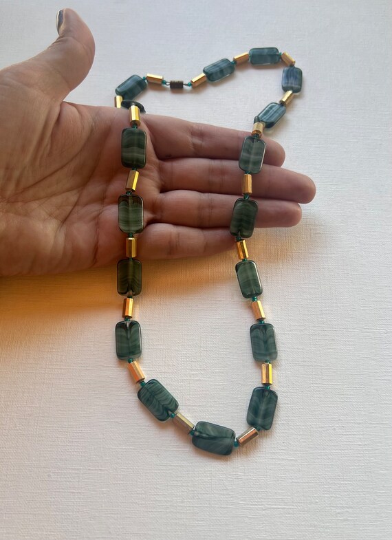 Vintage green marbled rectangular bead necklace - image 3