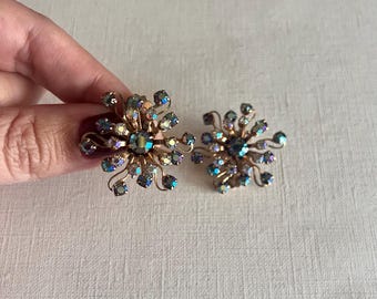 Vintage Art Deco aurora borealis rhinestone delicate star burst clip on earrings
