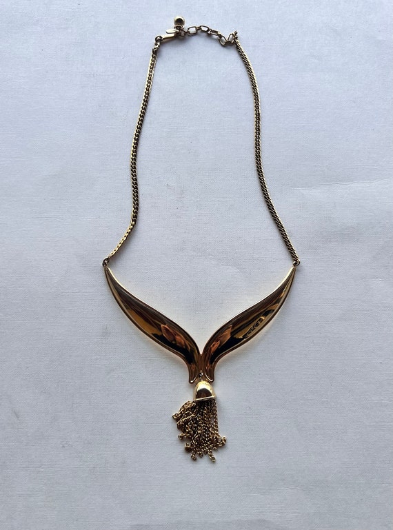 Vintage Avon gold tone tassel pendant necklace - image 3