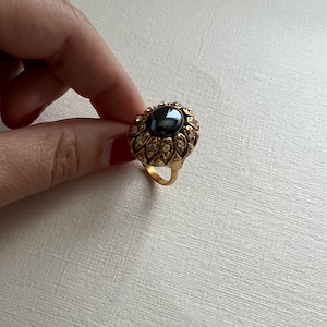 Vintage gold tone black jet set cabochon with rhinestone chunky adjustable ring