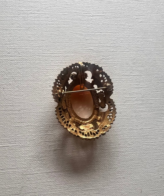 Vintage Florenza gold tone faux pearl cameo brooc… - image 5