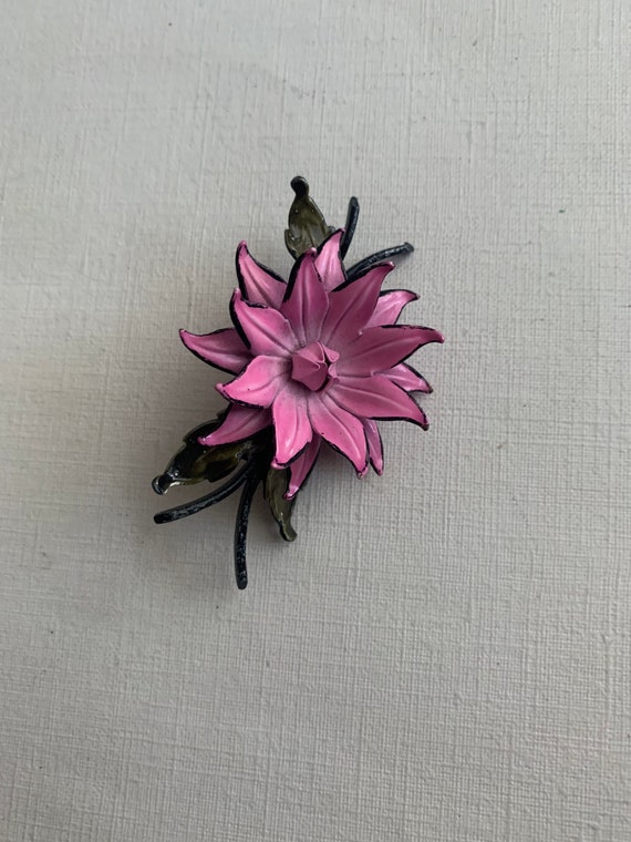 Vintage Coro beautiful pink flower with black pet… - image 1