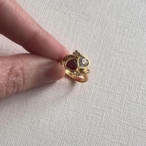 Vintage Avon gold tone red heart rhinestone ring size 6