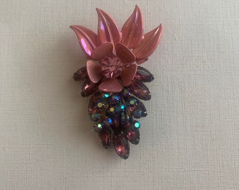 Fleur Selini vintage en résine rose avec broche en strass violet