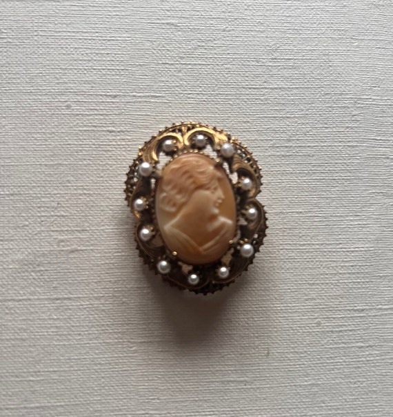 Vintage Florenza gold tone faux pearl cameo brooc… - image 2