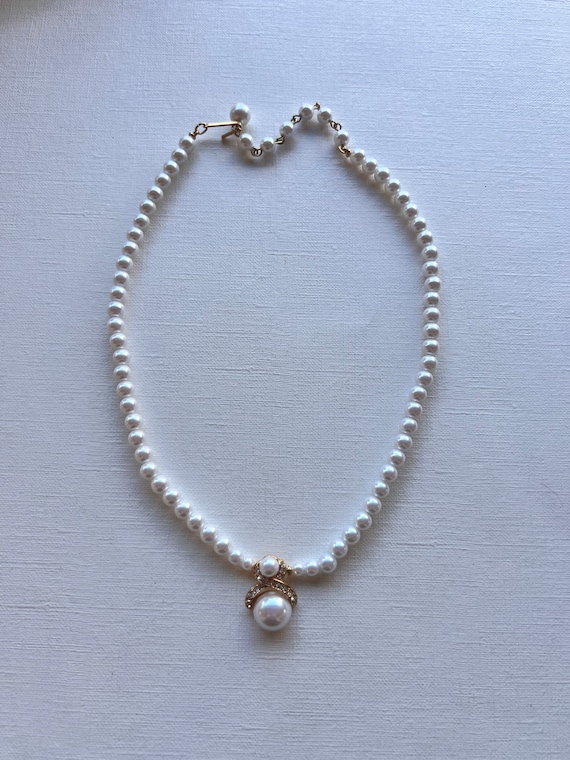 Vintage faux pearl beaded necklace - image 1