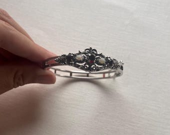 Bracciale vintage vittoriano Rivival Sarah Coventry in argento con opale e granato