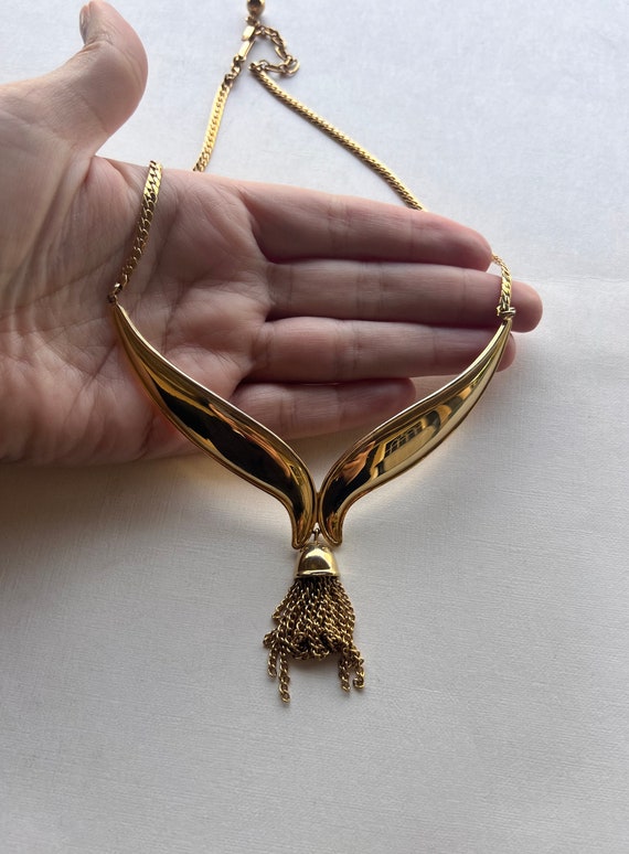 Vintage Avon gold tone tassel pendant necklace - image 2