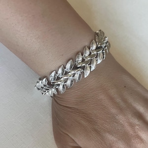 Vintage Sarah Coventry “1969 Spring Leaves” silver tone textured leaf bracelet