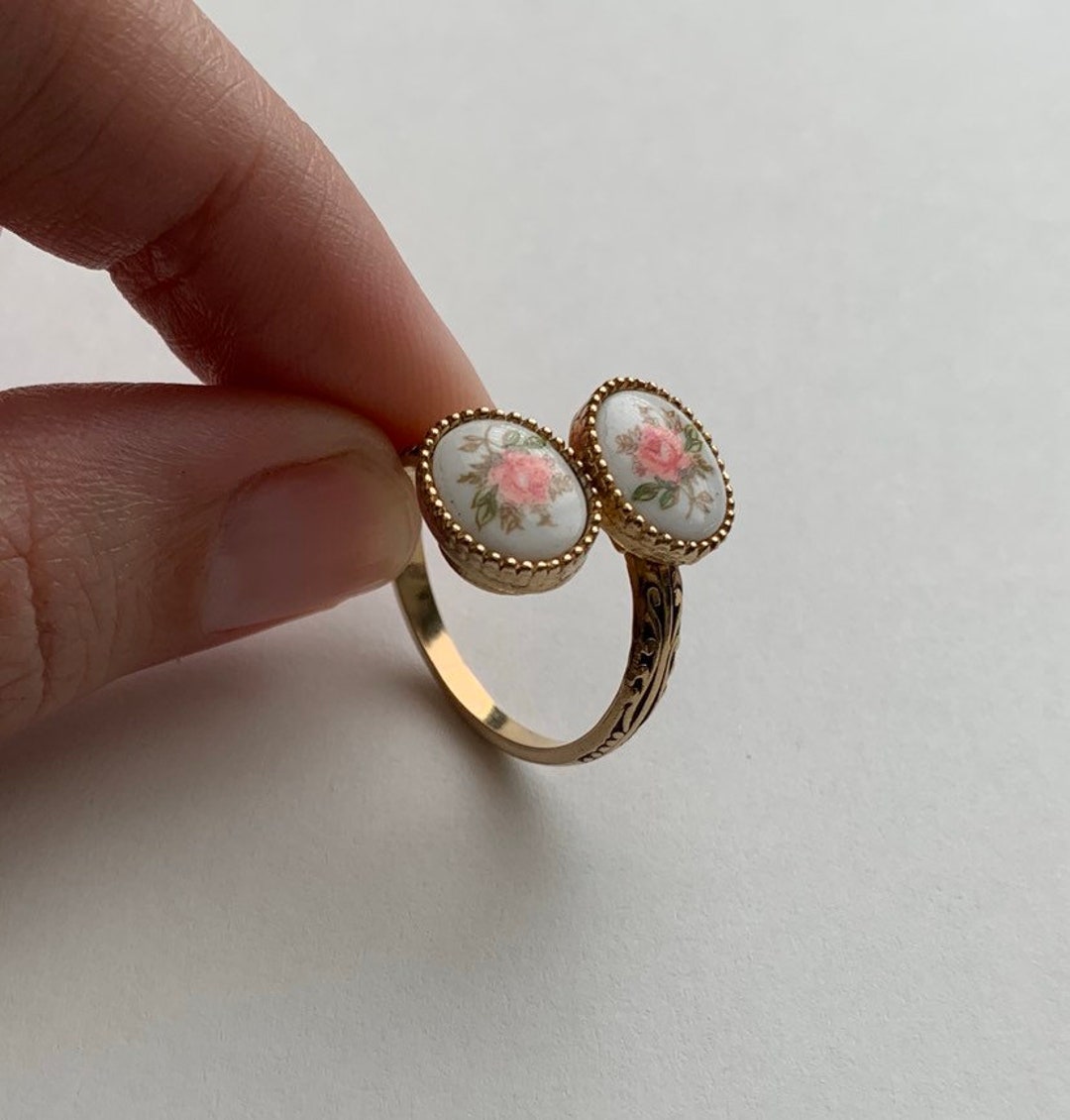 Vintage Sarah Coventry Womens Ring Size 6.5 Gold Tone Floral Cameo Double Rose Vintage Sarah Coventry Rare* New Old Stock “1975 Sweet Briar  main image 3