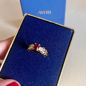 Bague vintage Avon en cornaline centrale dorée, taille 7