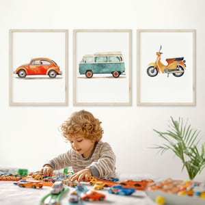 子供部屋の壁アート セット、レトロな車、バン、バイクのプリント、プリント 3 枚セット、幼児の部屋のアートワーク、子供向けの車をテーマにしたアート セット。