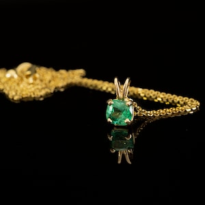 Natuurlijke smaragd in massief 14 kt geelgoud met verstelbare ketting "One of a Kind" "Gratis USPS Express-verzending binnen de VS"
