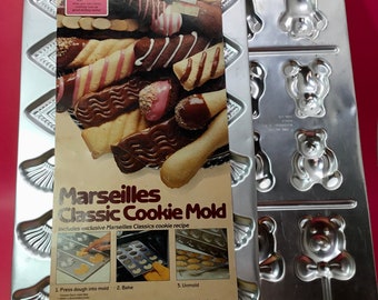 Wilton Aluminum Cookie Candy Mold Pair Vintage
