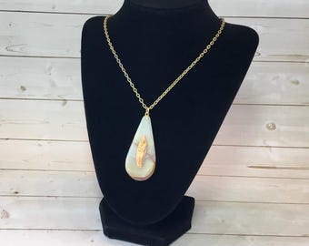 Agate Teardrop Madonna & Child Necklace Mid Century Vintage