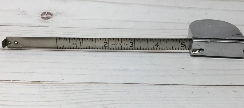 1930s Craftman Silver Pocket Measuring Tape with Upside Down Window 3934