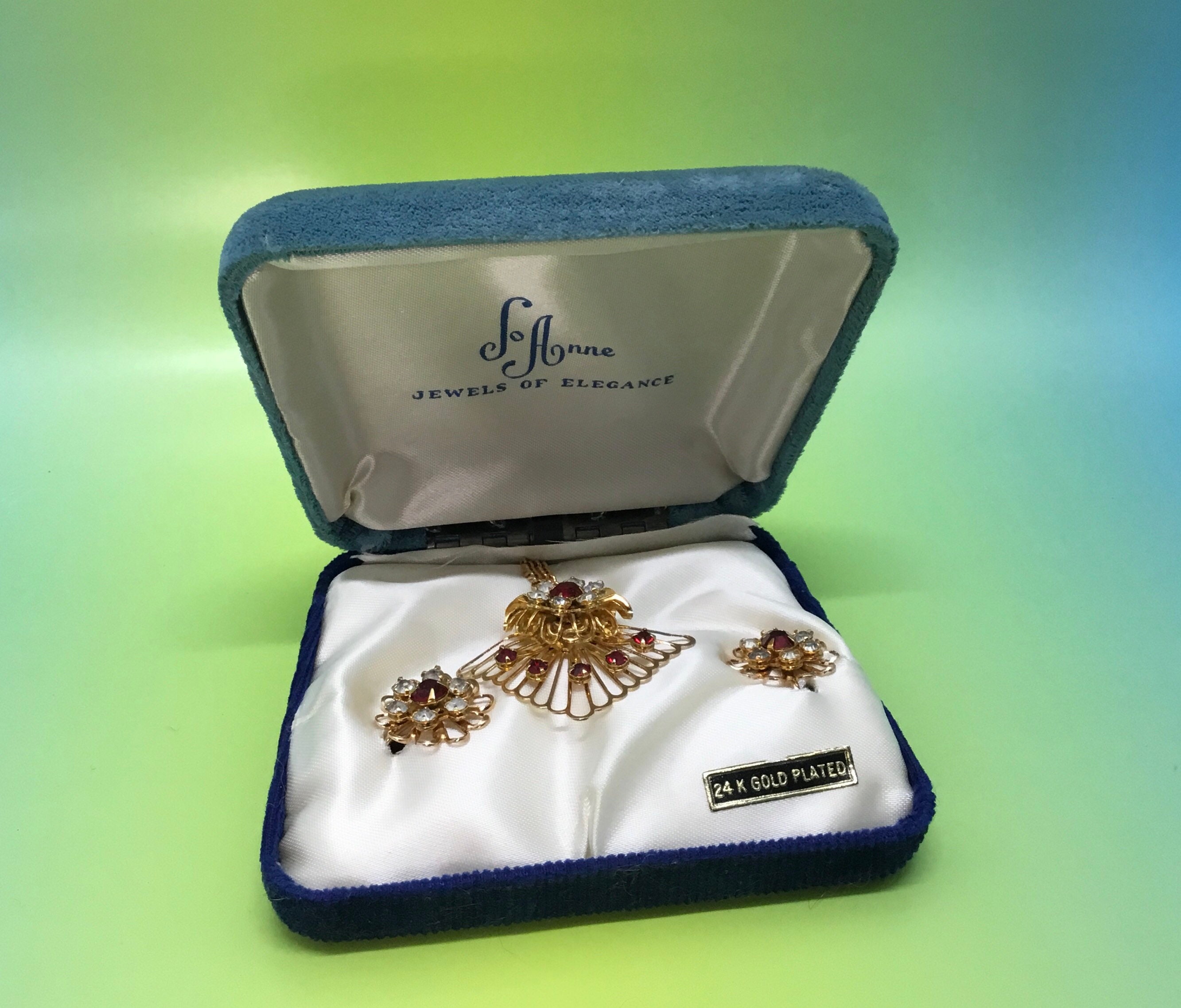 Joanne Jewels of Elegance 24 Karot Gold Plated, Red & Clear