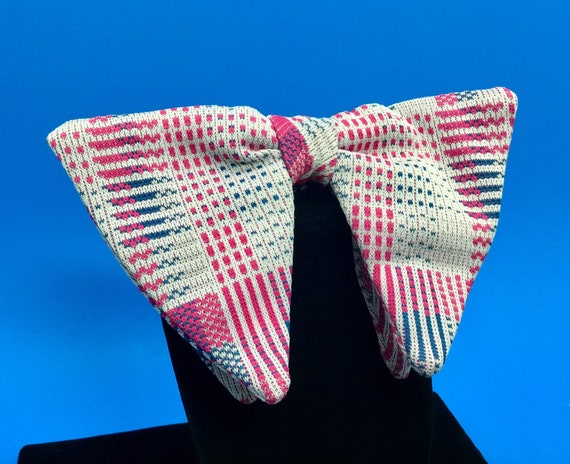 1950s Jet NYC Grey Pink Blue Mid Century Swirl Embroidered Clip On Bowtie