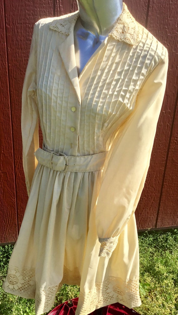 1930s Off White Lace Dress