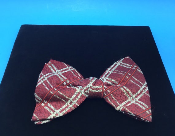 royal rust resistant bow tie