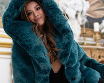 Women's Faux Fur Hooded Coat in Abstract Tiger Faux Fur Winter Women's Faux Fur Hooded Coat in Abstract Tiger Faux Fur Winter