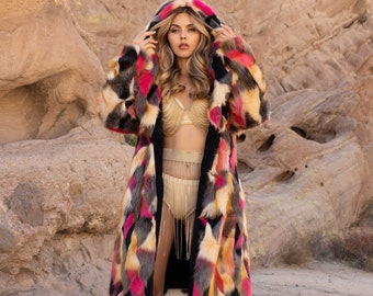 Lång vinterkappa med fuskpäls och huva för kvinnor i "rosa/svart" eller "grön/svart", lyxig flerfärgad fuskpälsjacka, festivalkappa för Burning Man