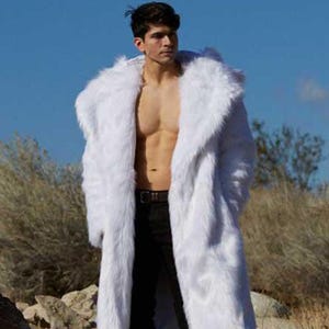 Abrigo de piel sintética blanca con capucha y cuello de solapa para hombre en blanco o negro. Abrigo de piel vegana, abrigo de invierno, abrigo de festival para Burning Man.