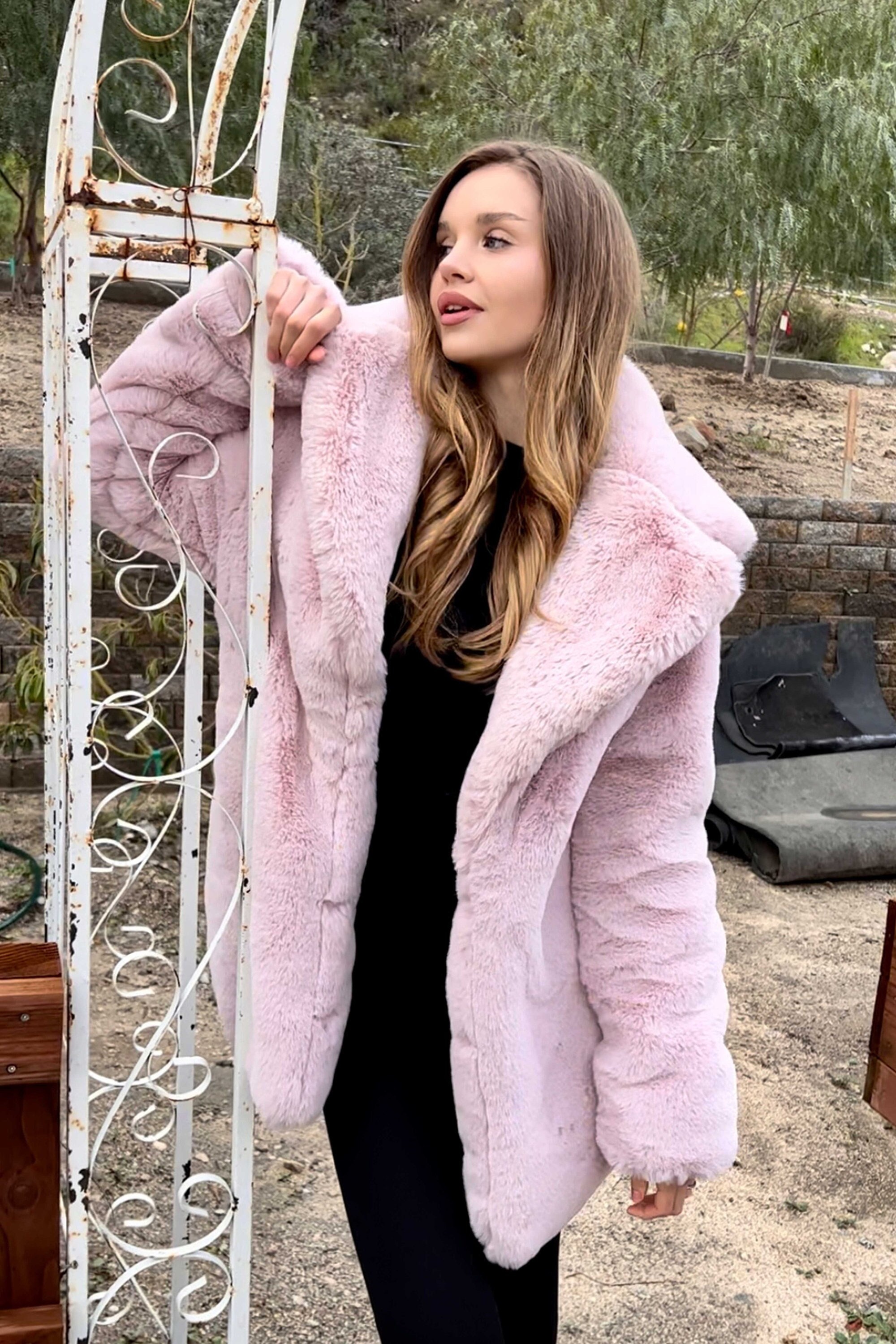 Women's Faux Fur Collared Short Coat in Plush Blush Light Pink