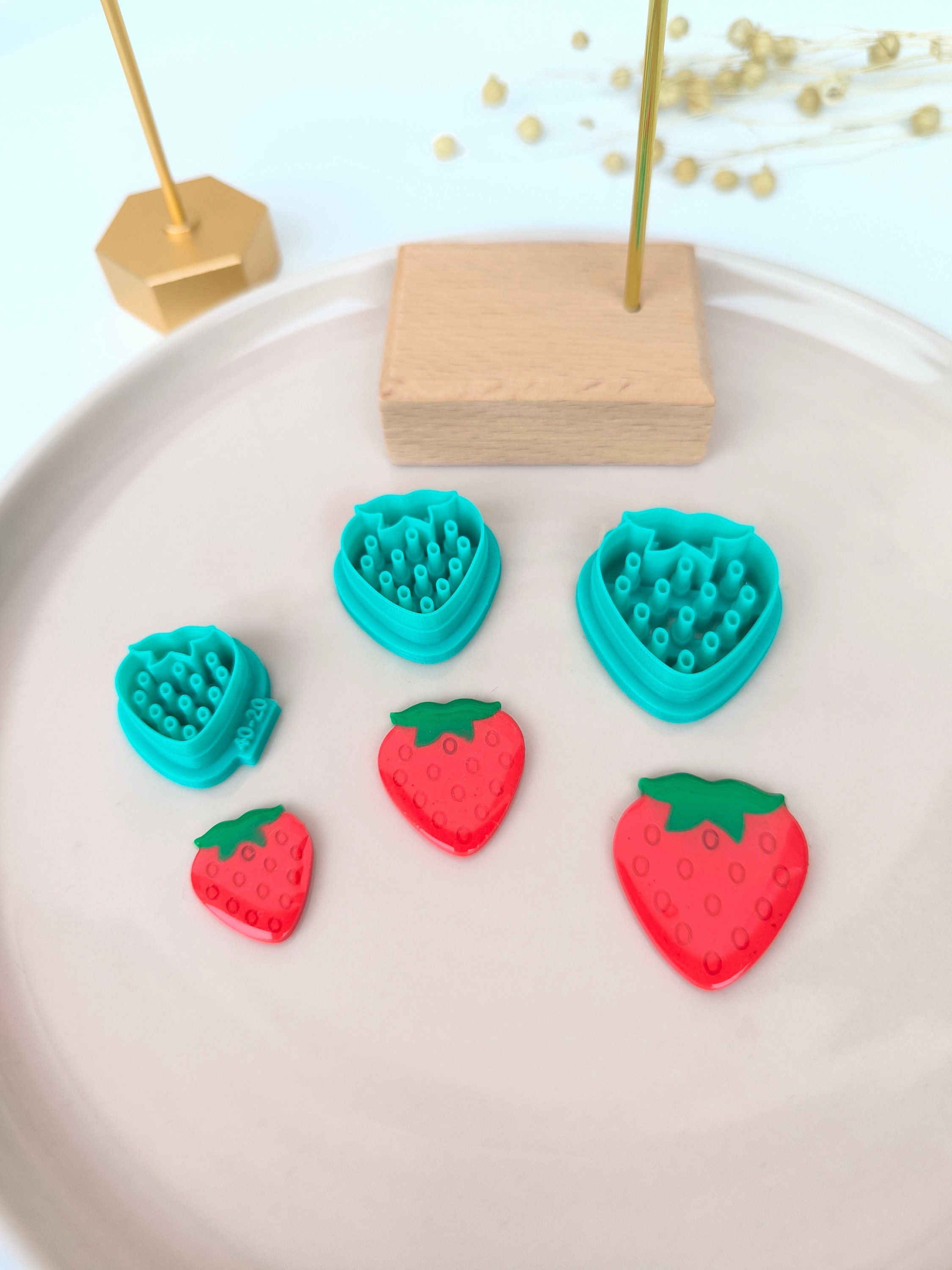R040 Strawberry cookie cutter l Polymer clay cookie cutter l Clay cutter l Fimo cookie cutter l Clay cutter l Earring mold