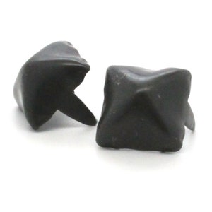 Pyramid Nail Head Spots Black 1/2&quot;100 pk NH641-13