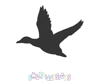 Diseño de bordado a máquina con silueta de pato en vuelo: ideal para decoración del hogar.