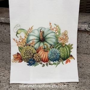 Fall Towel, Pumpkins & Hydrangeas Tea Towel, Farmhouse Flour Sack Towel, Autumn Kitchen Towel, Guest Towel, Personalized Towel, Bar Towel.