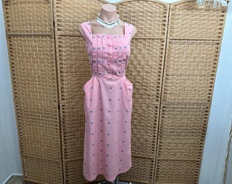 Vintage 1950s 1960s Pink Floral Day Dress w/Waitress Pockets, Slimline Skirt, Betty Draper, Lucy Ricardo, Summer Vacay, BBQ, Picnic, 36B,26W